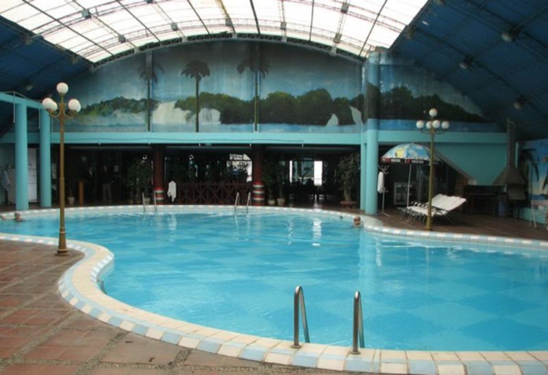 Hồ bơi khách sạn Bảo Sơn đảm bảo chất lượng, an toàn cho người dùng