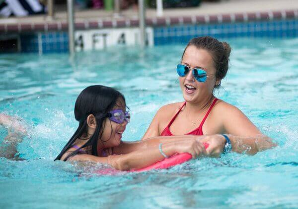 con gái nên học bơi kiểu nào, tiêu chí lựa chọn kiểu bơi